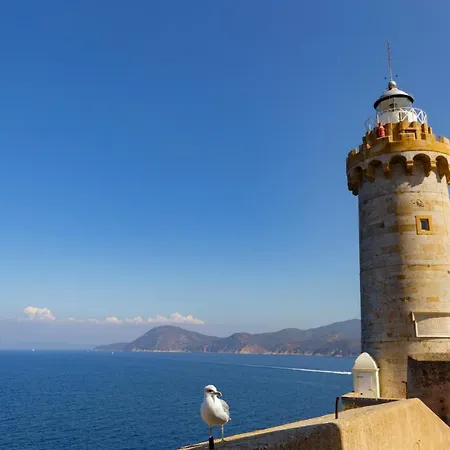 Prázdninový dům Helloelba Il Faro 2 *