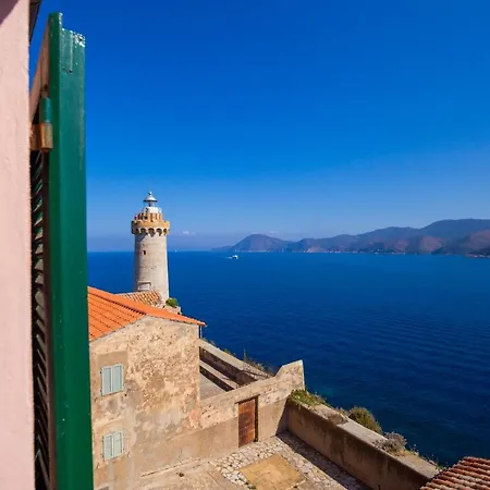 Semesterbostad Helloelba Il Faro 2 Portoferraio